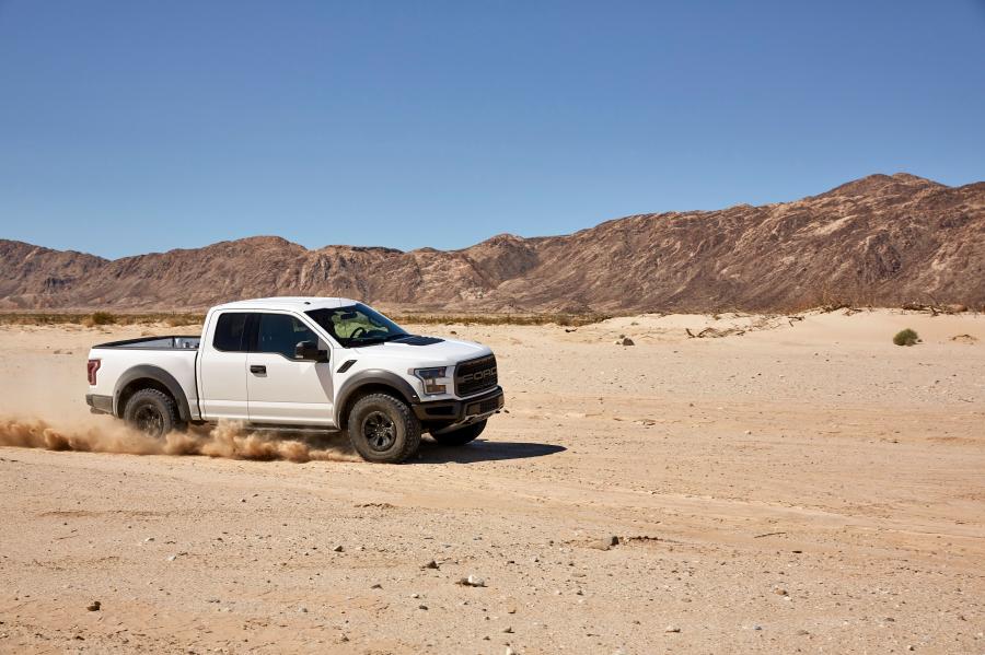  Ford F-150 Raptor 2016 года  (фото 2 из 39)